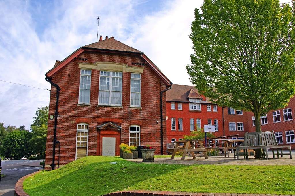 Caterham School | Harestone Valley Rd, Caterham CR3 6YA, UK | Phone: 01883 343028