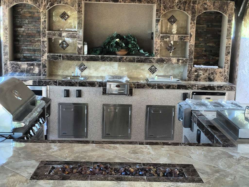 Gilligans BBQ Islands | 10000 Indiana Ave #7, Riverside, CA 92505, USA | Phone: (951) 977-8787