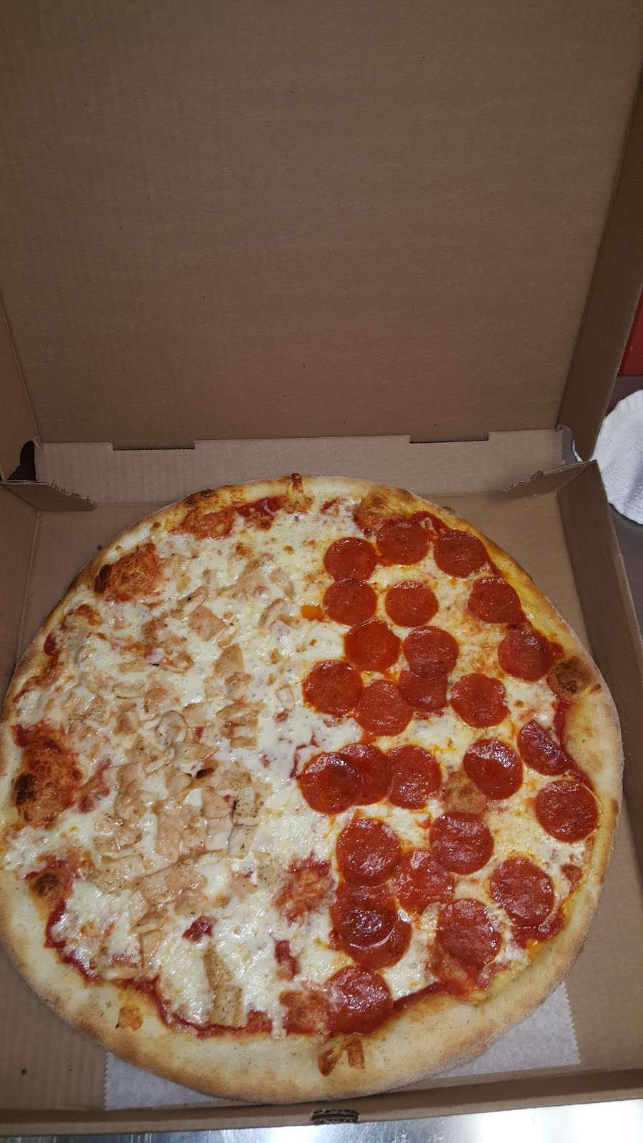 Ginos Pizza | 585 Blackwood Clementon Rd, Lindenwold, NJ 08021, USA | Phone: (856) 783-4433