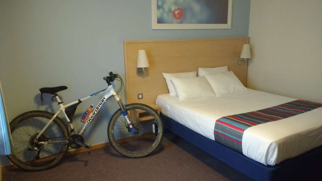 Travelodge Caterham Whyteleafe | 431 Godstone Rd, Warlingham, Whyteleafe CR3 0BF, UK | Phone: 0871 984 6317