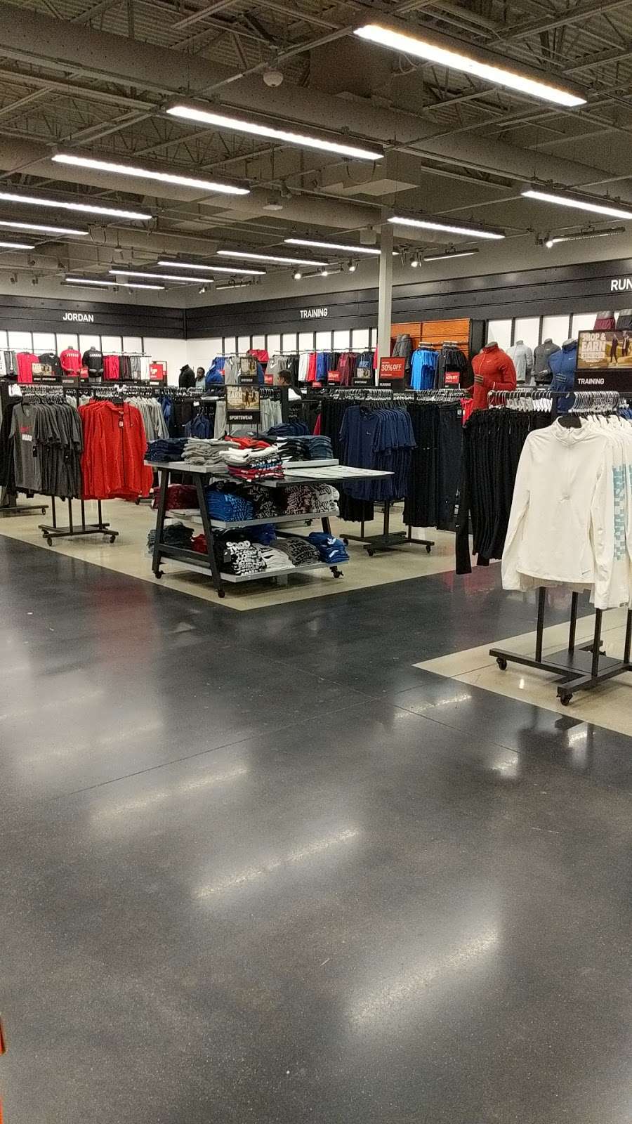 nike outlet pines