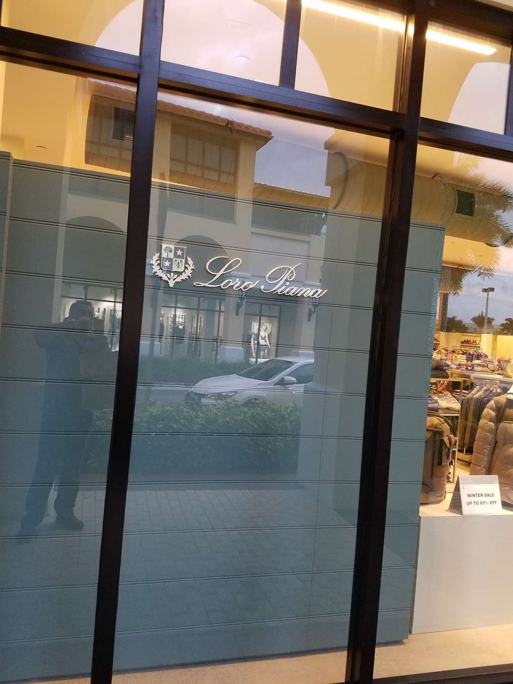 Loro Piana | 1840 Sawgrass Mills Cir #4170, Sunrise, FL 33323, USA | Phone: (954) 845-9160