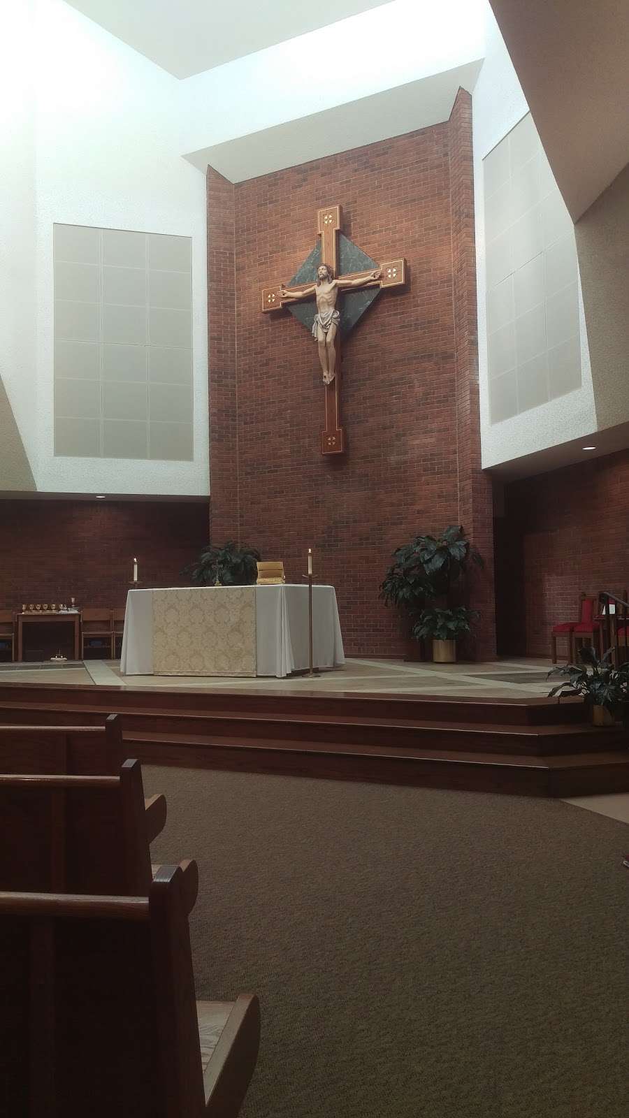 St. Barnabas Catholic Church | 8300 Rahke Rd, Indianapolis, IN 46217, USA | Phone: (317) 882-0724