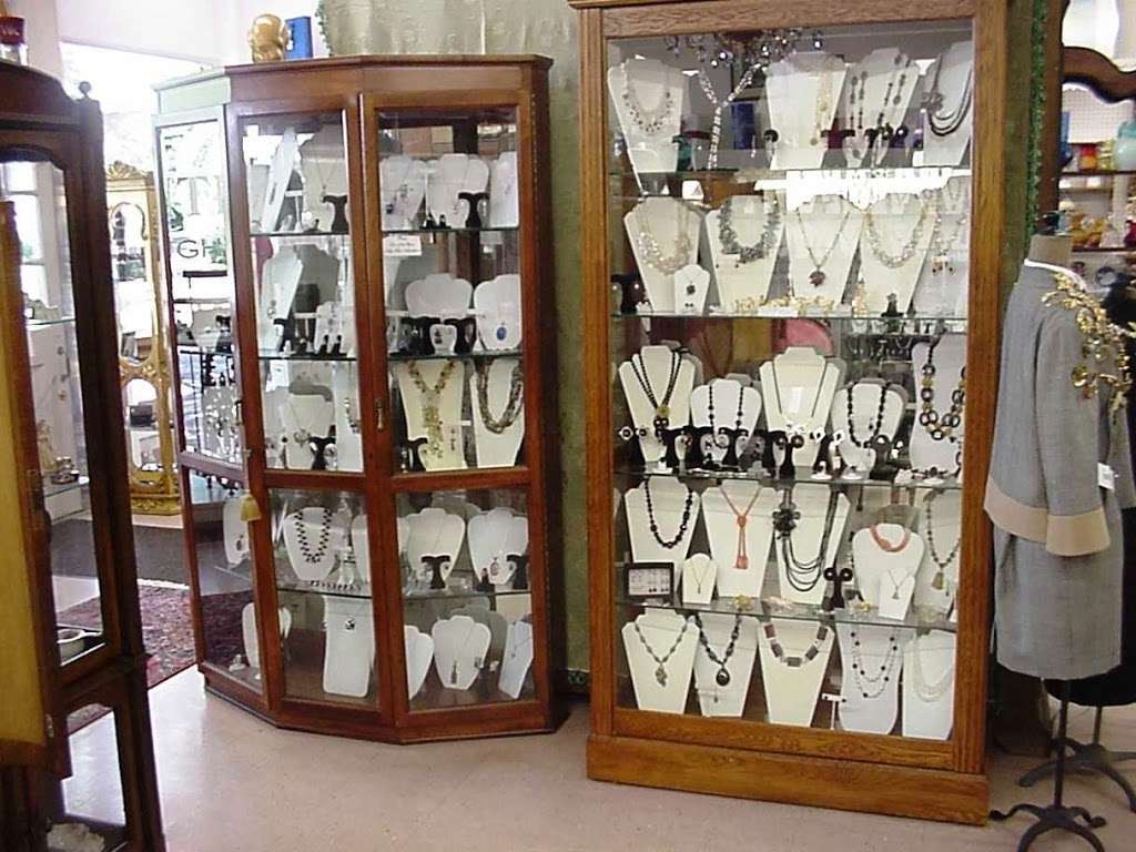 David Wells Antiques | 55 N Main St, Cranbury, NJ 08512, USA | Phone: (609) 655-0085