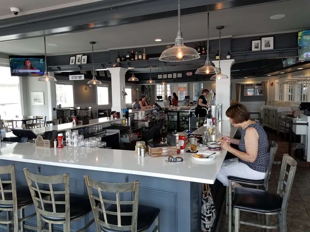 Portside Waterfront Kitchen & Bar | 175 Bridge Rd, Salisbury, MA 01952, USA | Phone: (978) 358-1700