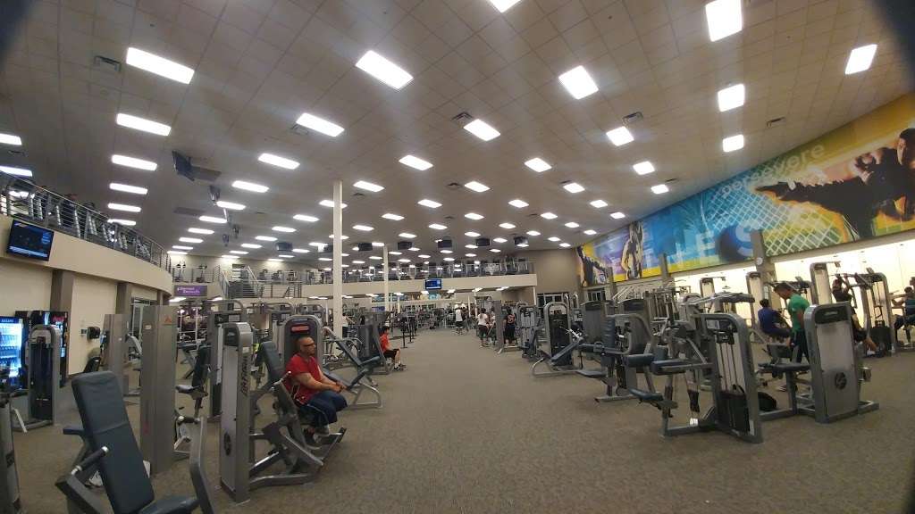 LA Fitness | 9244 West Sam Houston Pkwy N, Houston, TX 77064 | Phone: (281) 640-9946