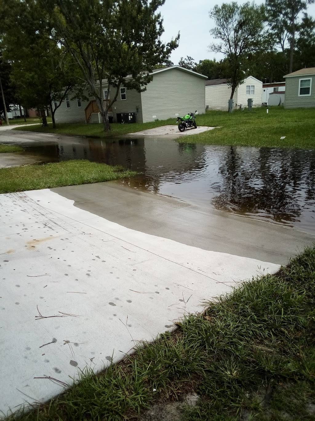 Continental Village MHC | 5400 Collins Rd, Jacksonville, FL 32244, USA | Phone: (904) 204-5162