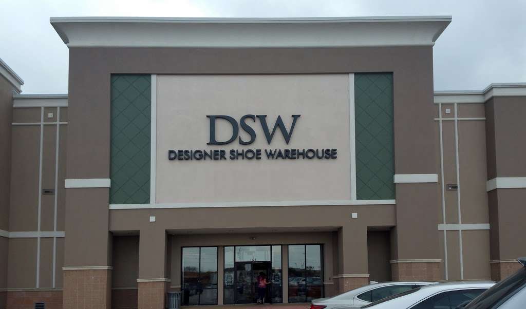 DSW Designer Shoe Warehouse | 1429 Bay Area Blvd, Webster, TX 77598, USA | Phone: (713) 893-0818