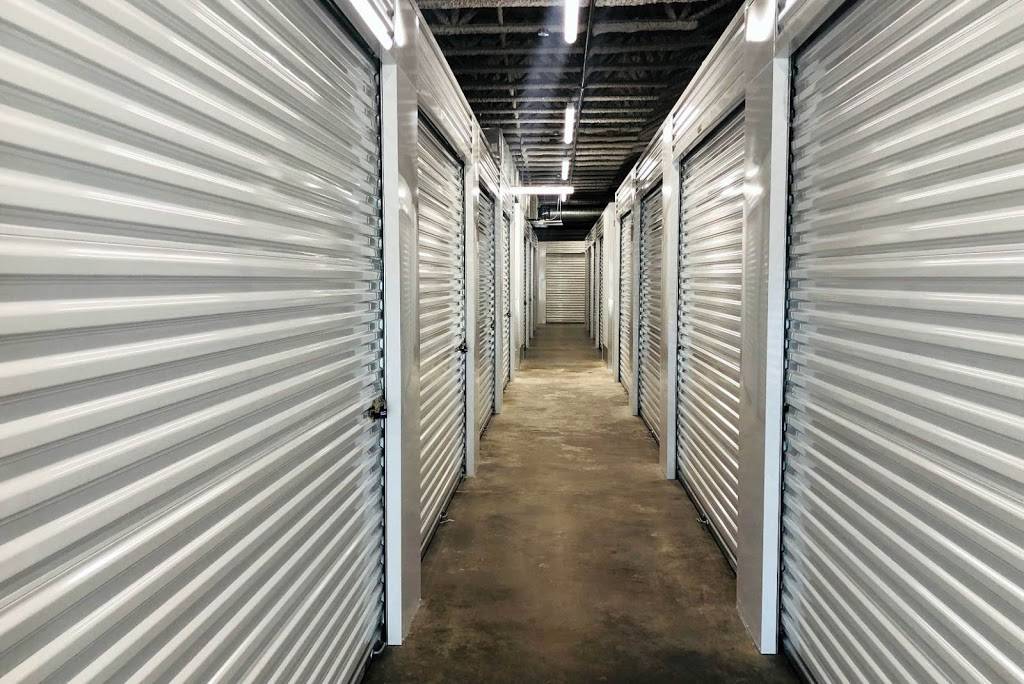 Public Storage | 207 Avery St, Dallas, TX 75208, USA | Phone: (972) 833-8223