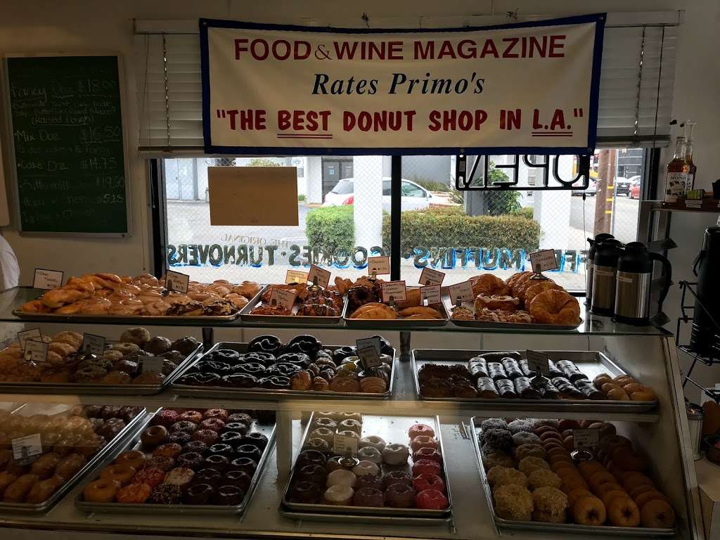 Primos Donuts | 2918 Sawtelle Blvd, Los Angeles, CA 90064, USA | Phone: (310) 478-6930
