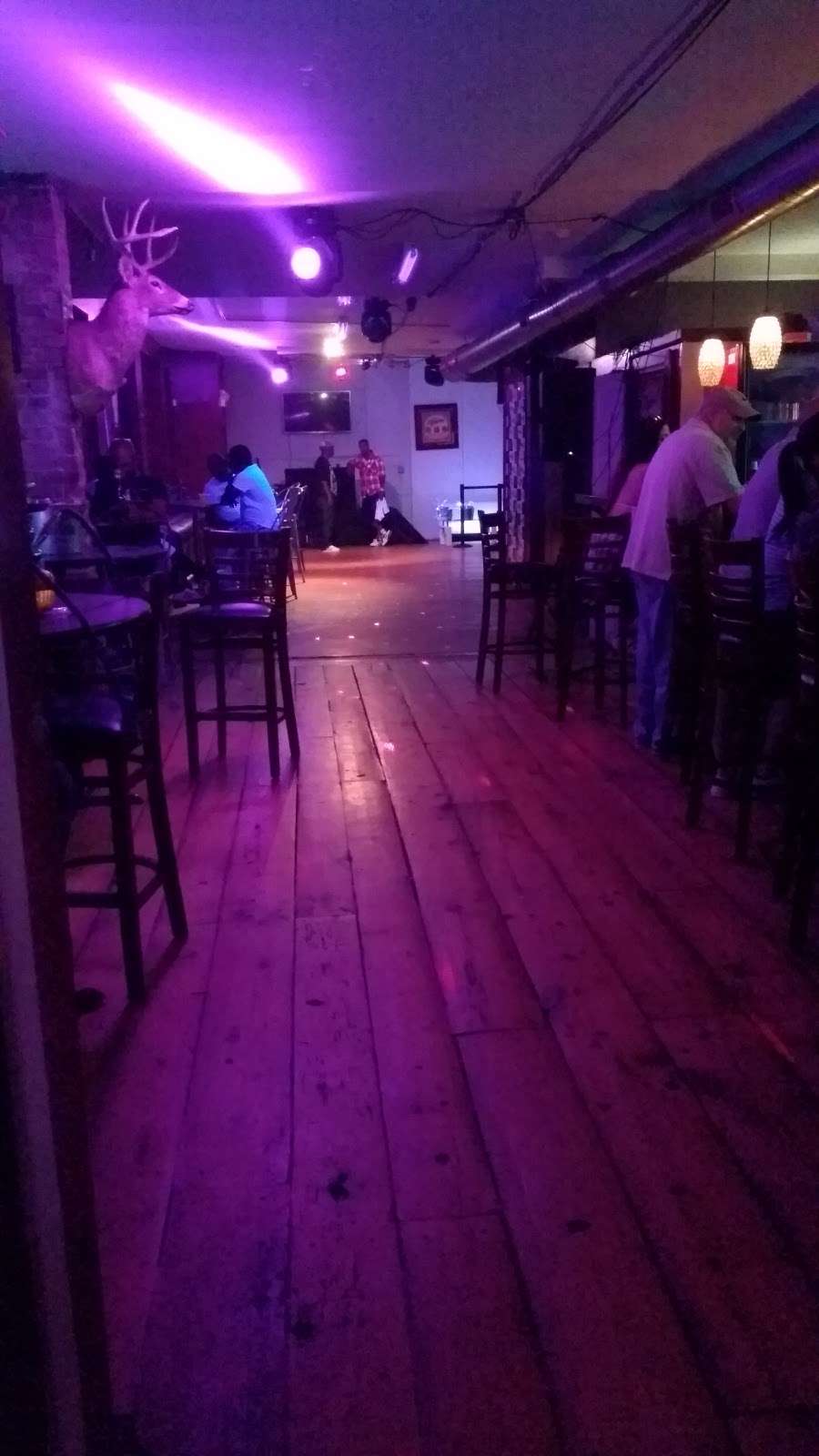 Mar De Copas | 102 Liberty St, Newburgh, NY 12550, USA | Phone: (845) 670-7025