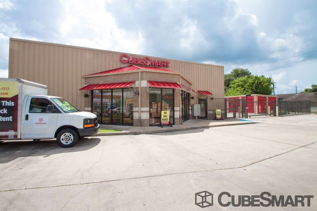 CubeSmart Self Storage | 15707 Bellaire Blvd, Houston, TX 77083, USA | Phone: (281) 561-6232