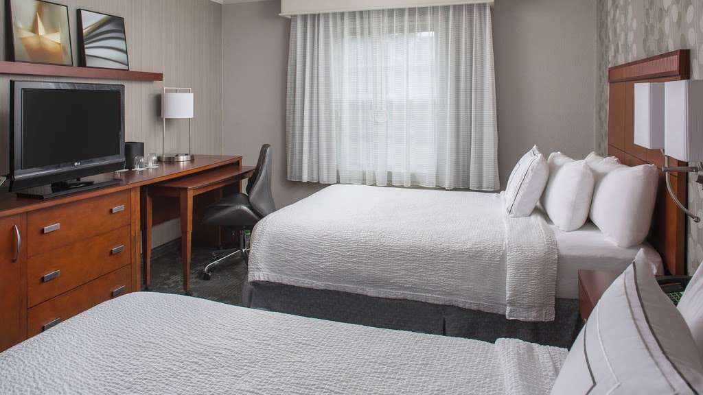Courtyard by Marriott Boston Lowell/Chelmsford | 30 Industrial Ave E, Lowell, MA 01852, USA | Phone: (978) 458-7575