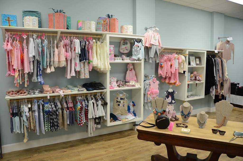 Sapphire on Spring Boutique | 326 Spring St, Jeffersonville, IN 47130, USA | Phone: (812) 920-0017