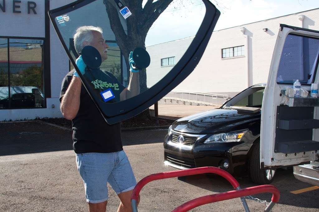 Xtreme Auto Glass Pros | 2650 Lombardy Ln Suite G, Dallas, TX 75220 | Phone: (817) 932-0303