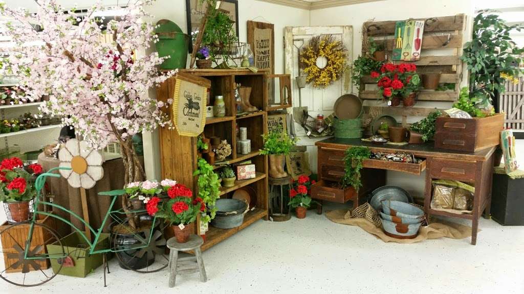 Flower & Home Marketplace | 196 Broad St, Blue Ball, PA 17506, USA | Phone: (717) 351-0015