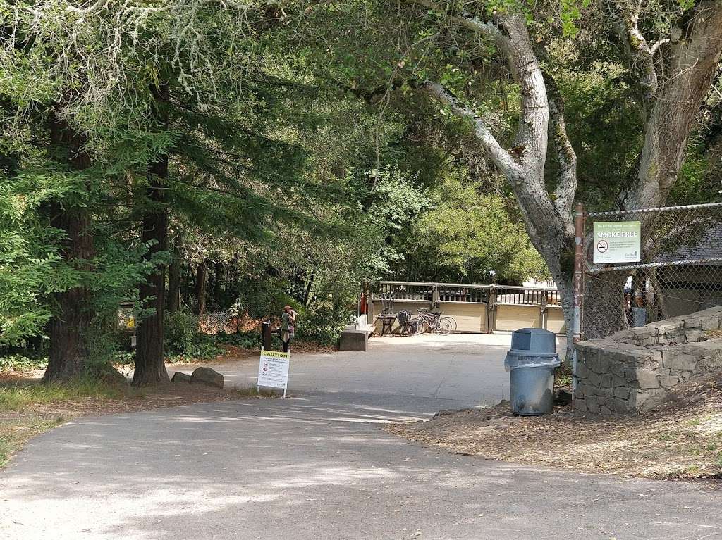 Lake Anza Parking Lot | Lake Anza Rd, Berkeley, CA 94708