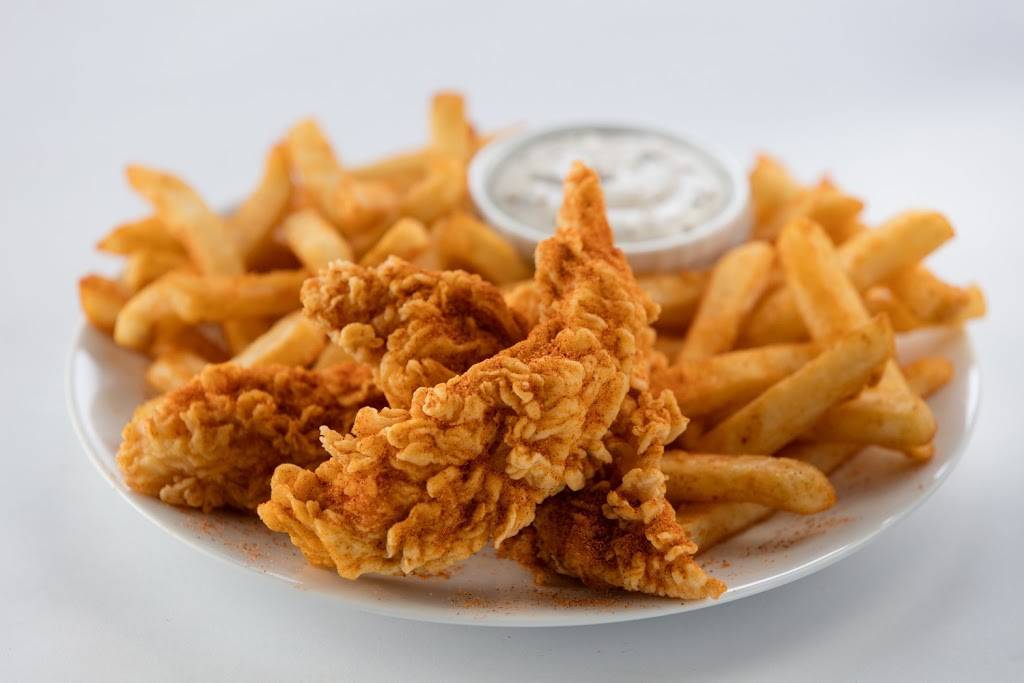 Golden Chick | 2820 E Berry St, Fort Worth, TX 76105, USA | Phone: (682) 841-0278