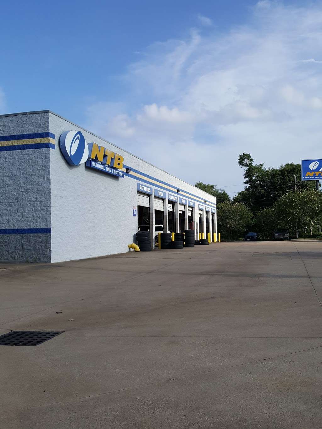 NTB-National Tire & Battery | 19671 I-45, Conroe, TX 77385, USA | Phone: (281) 292-7875