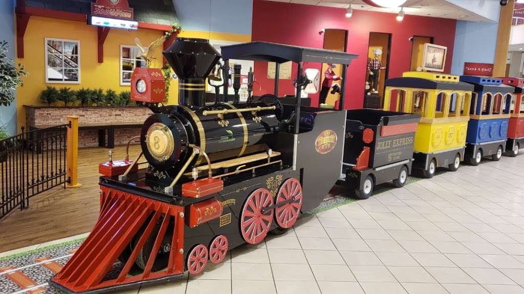 Jolly Express Family Train | 102 Stratford Dr, Bloomingdale, IL 60108, USA | Phone: (630) 649-9708