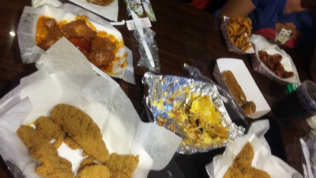 WingsXtreme U | 2620 E 10th St, Bloomington, IN 47408, USA | Phone: (812) 333-9464