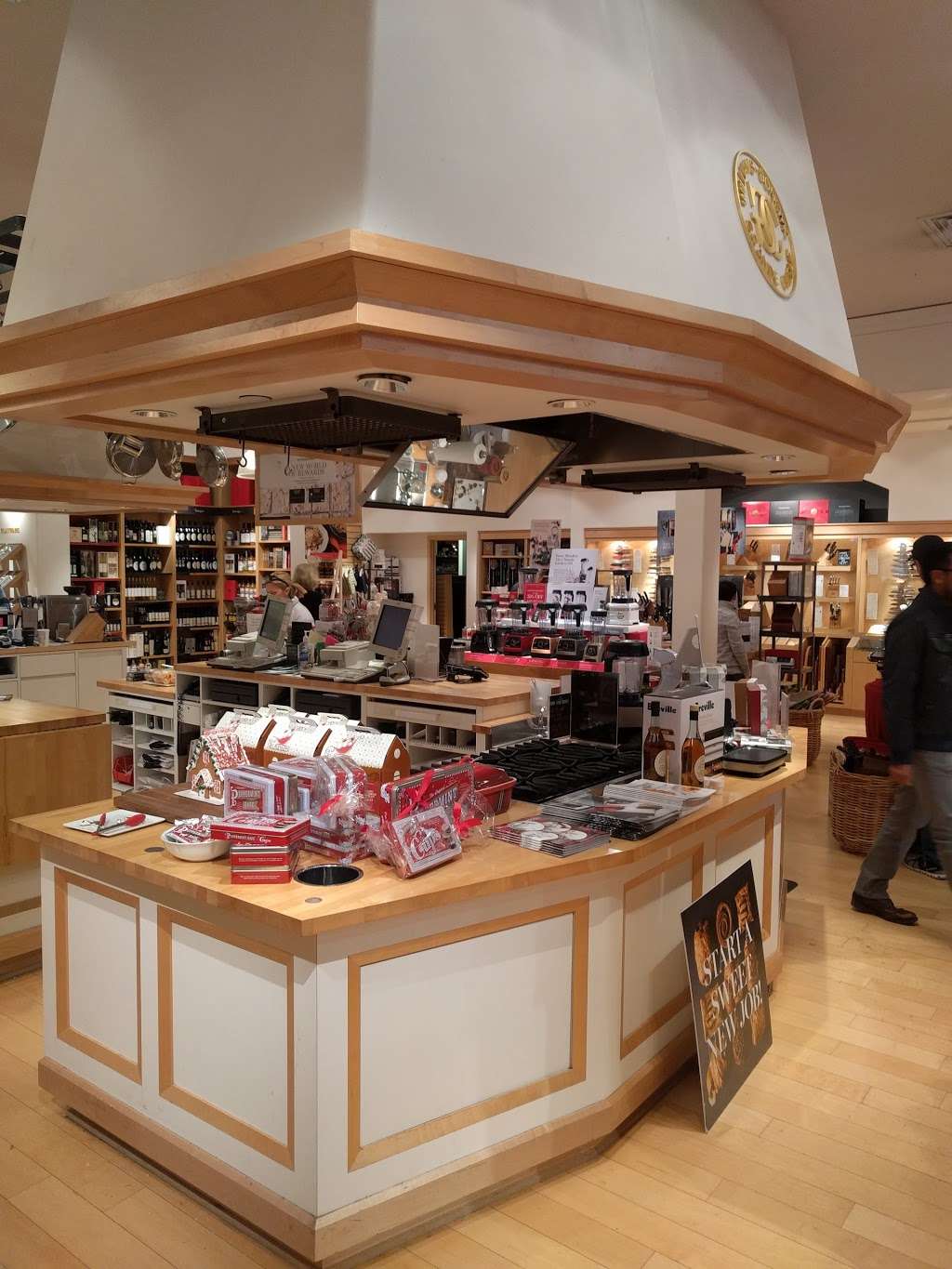 Williams-Sonoma | 926 Lehigh Valley Mall #1310, Whitehall, PA 18052, USA | Phone: (610) 264-0360