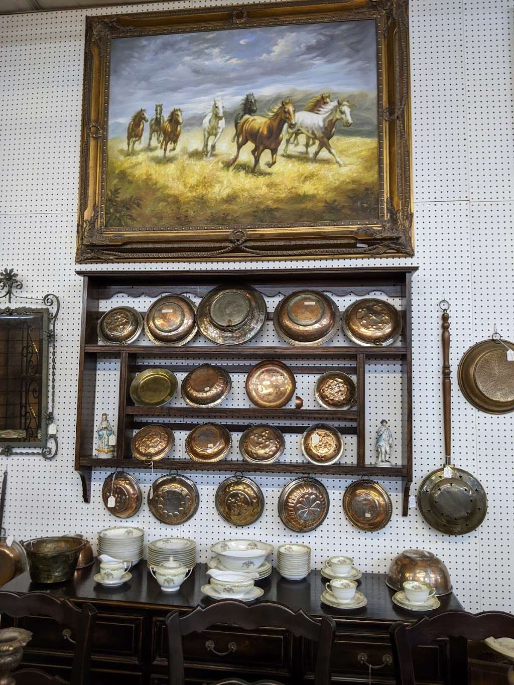 French Antiques | 614 U.S. 80 Frontage Rd, Sunnyvale, TX 75182, USA | Phone: (972) 226-9830