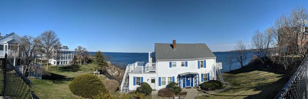 The Quarterdeck Inn By The Sea | 123 Granite St, Rockport, MA 01966 | Phone: (978) 546-0050