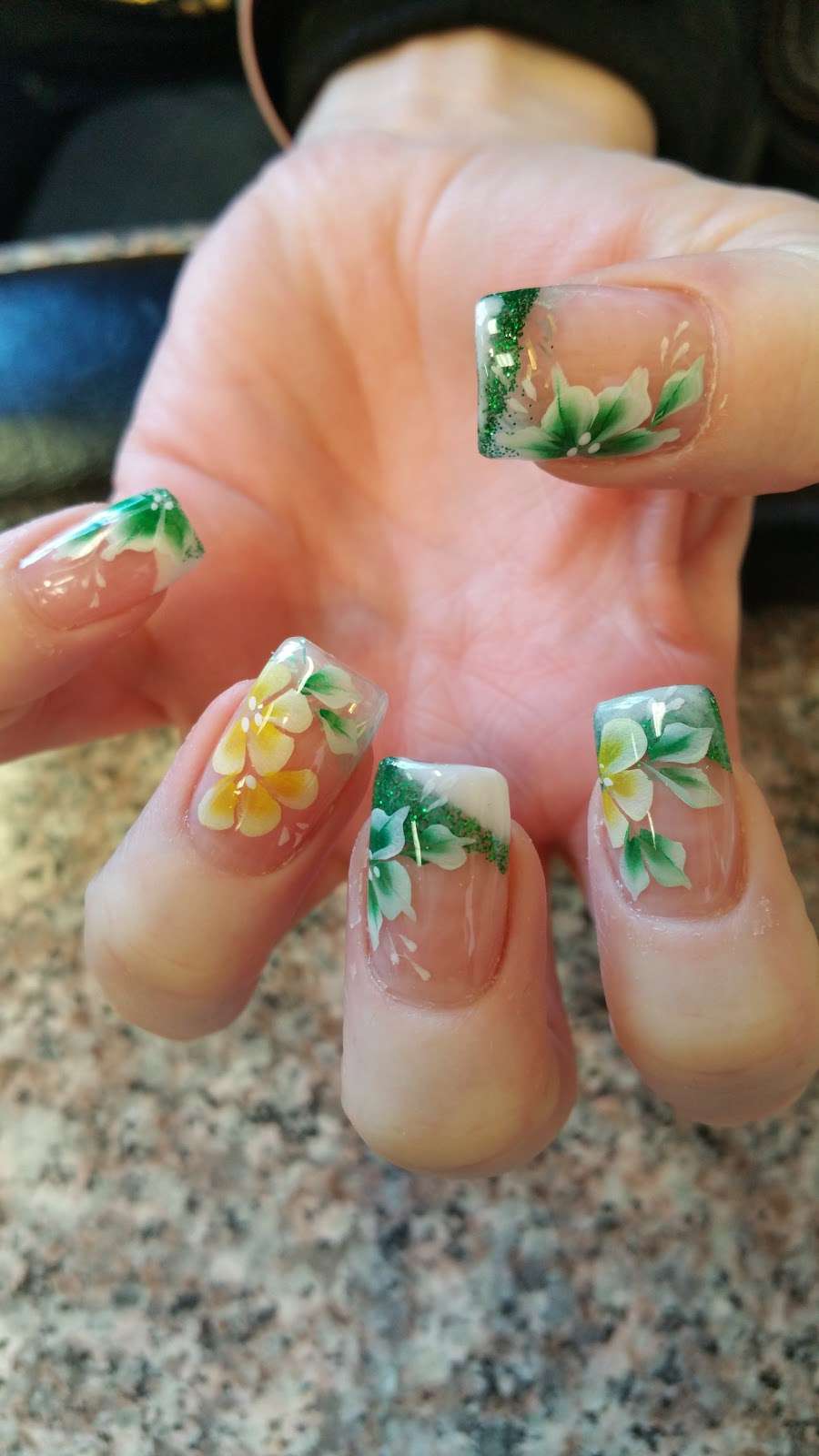 Hermosa Hair and Nails | 158 S King Rd #20, San Jose, CA 95116, USA | Phone: (408) 929-3515