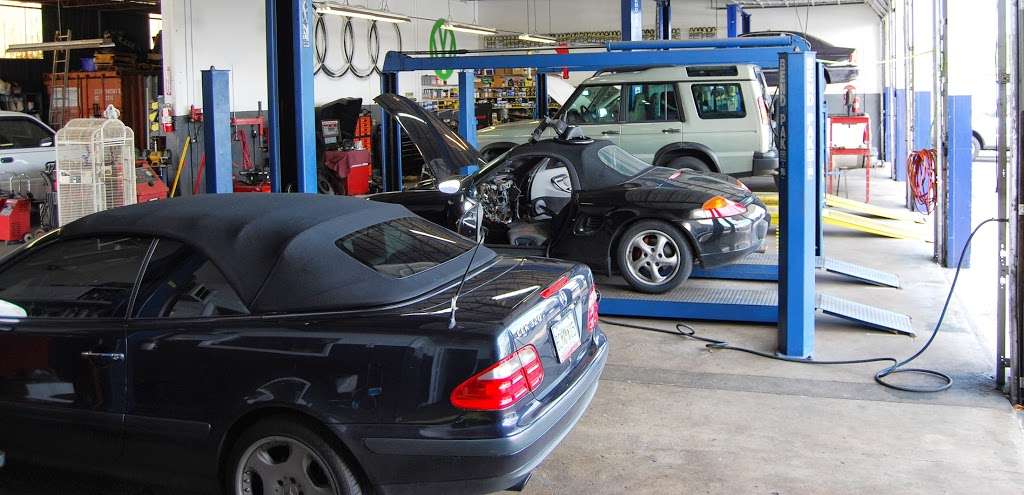 Euro Auto Performance | 299 E Oakland Park Blvd, Oakland Park, FL 33334, USA | Phone: (954) 561-2088