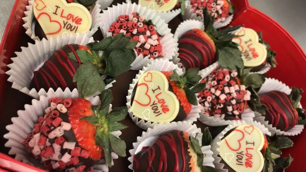 Edible Arrangements | 269 S Randall Rd, Elgin, IL 60123, USA | Phone: (847) 697-4444