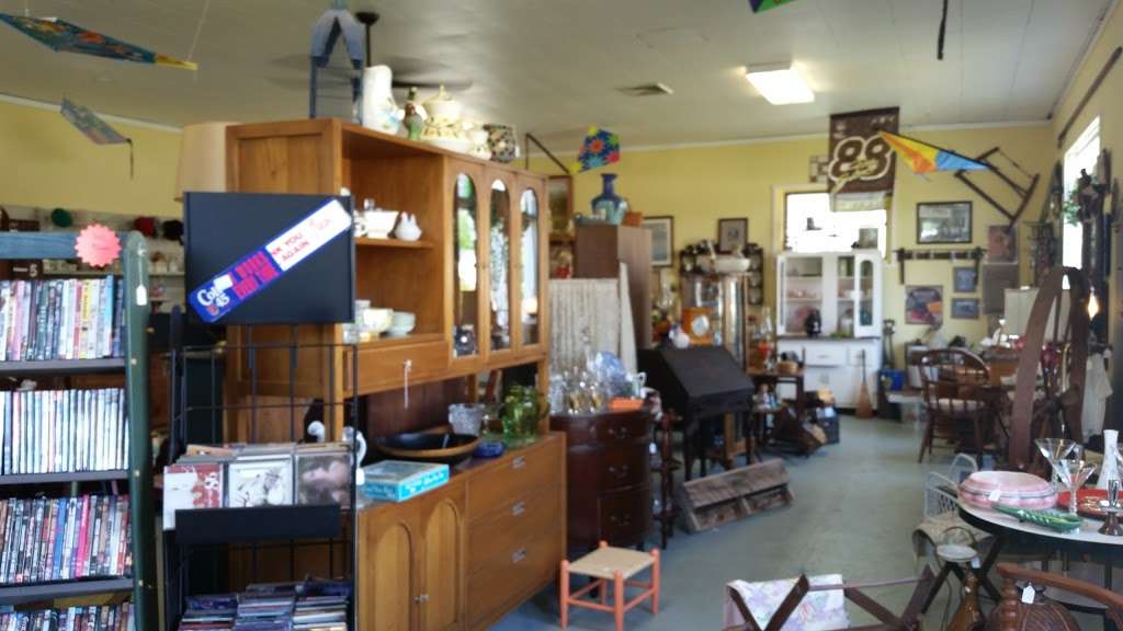 Little Bit Of Everythin Thriftiques And More | 36295 Old Ocean City Rd, Willards, MD 21874, USA | Phone: (410) 835-8800