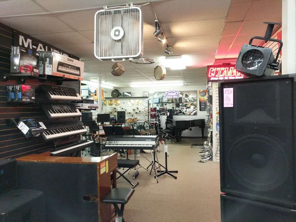 Modern Music | 1715 Ogden Ave, Lisle, IL 60532, USA | Phone: (630) 810-1500