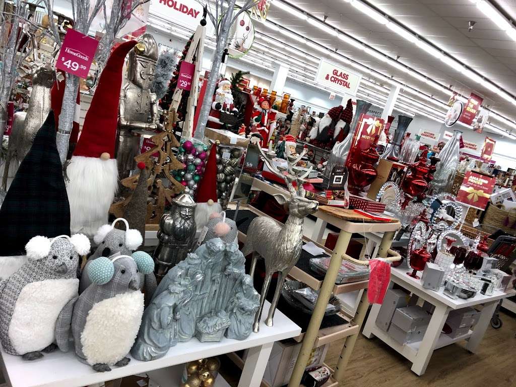 T.J. Maxx & HomeGoods | 5555 S Brainard Ave, Countryside, IL 60525, USA | Phone: (708) 354-5113