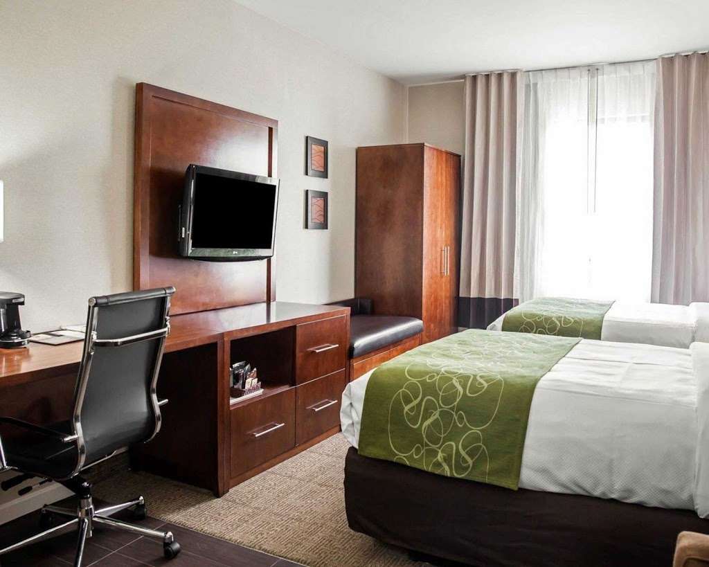 Comfort Suites | 1654 N Dupont Hwy, Dover, DE 19901, USA | Phone: (480) 568-6936