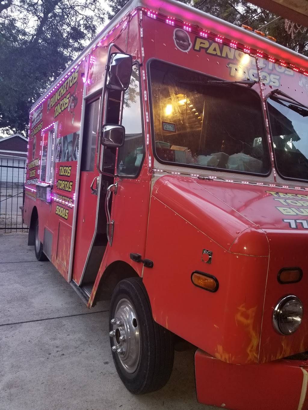 Panchitos Tacos Truck | 4900 W Gladys Ave, Chicago, IL 60644, USA | Phone: (773) 574-5964