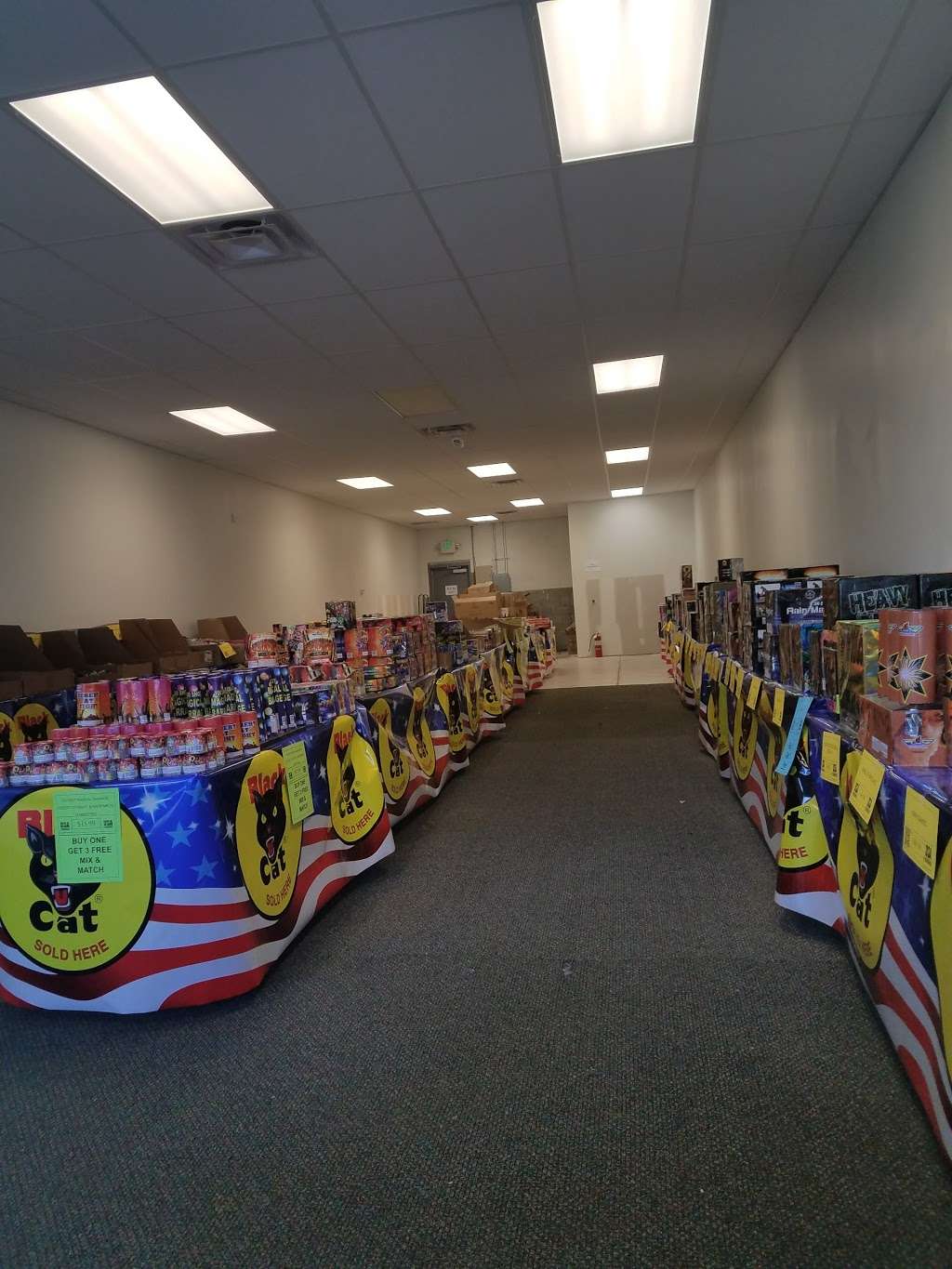 USA Fireworks | 833 Indianapolis Rd, Greencastle, IN 46135 | Phone: (765) 655-2407