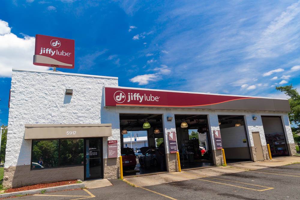 Jiffy Lube | 5917 Silver Hill Rd, District Heights, MD 20747, USA | Phone: (301) 736-5823