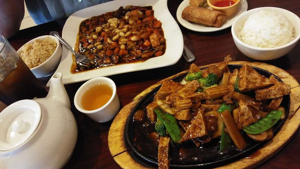 Wengs Wok | 1140 N Farm to Market 3083 Rd W, Conroe, TX 77304, USA | Phone: (936) 756-8888