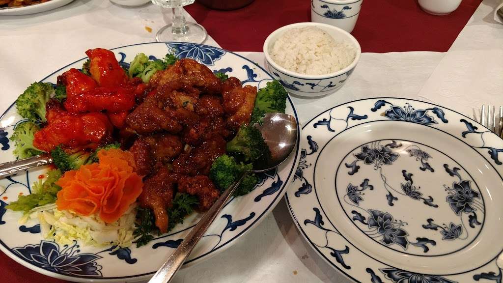 First Wok Chinese Restaurant | 180 Leader Heights # A, York, PA 17402, USA | Phone: (717) 741-3228