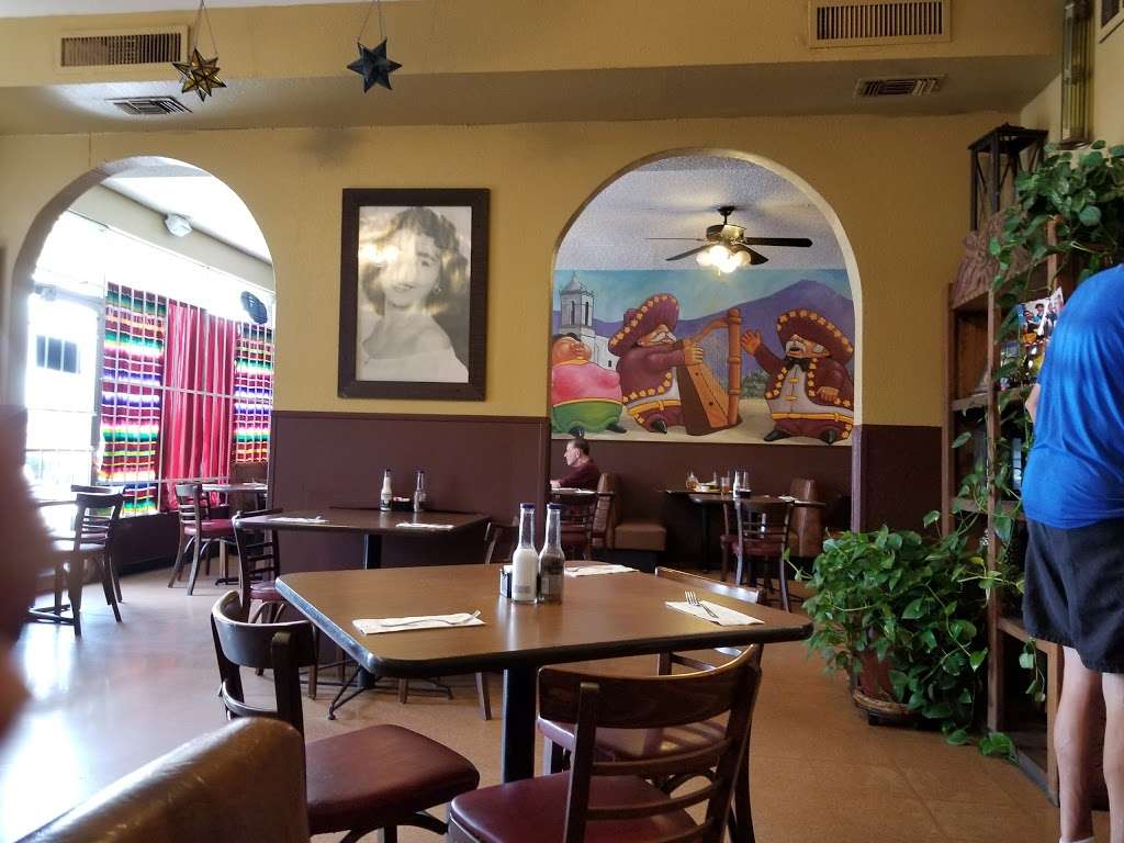 El Bravo Mexican Food | 8338 N 7th St, Phoenix, AZ 85020 | Phone: (602) 943-9753