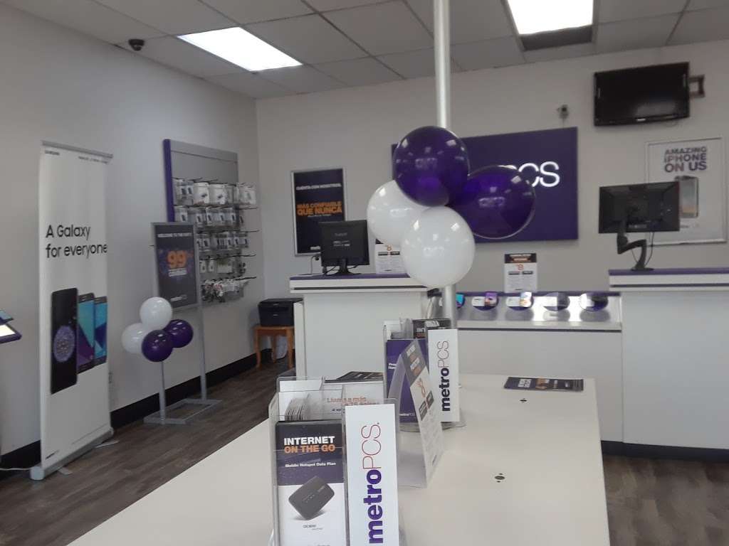 Metro by T-Mobile | 19042 La Puente Rd, West Covina, CA 91792, USA | Phone: (626) 965-0555