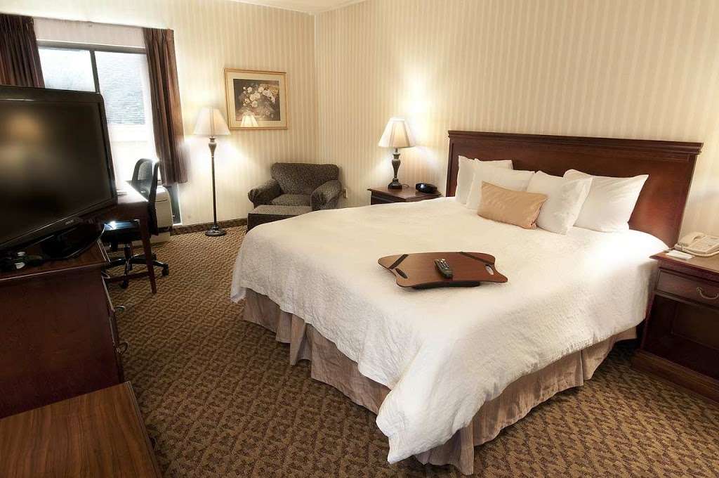 Hampton Inn & Suites Fairfield | 118-124 Route 46 East, Fairfield, NJ 07004 | Phone: (973) 575-5777