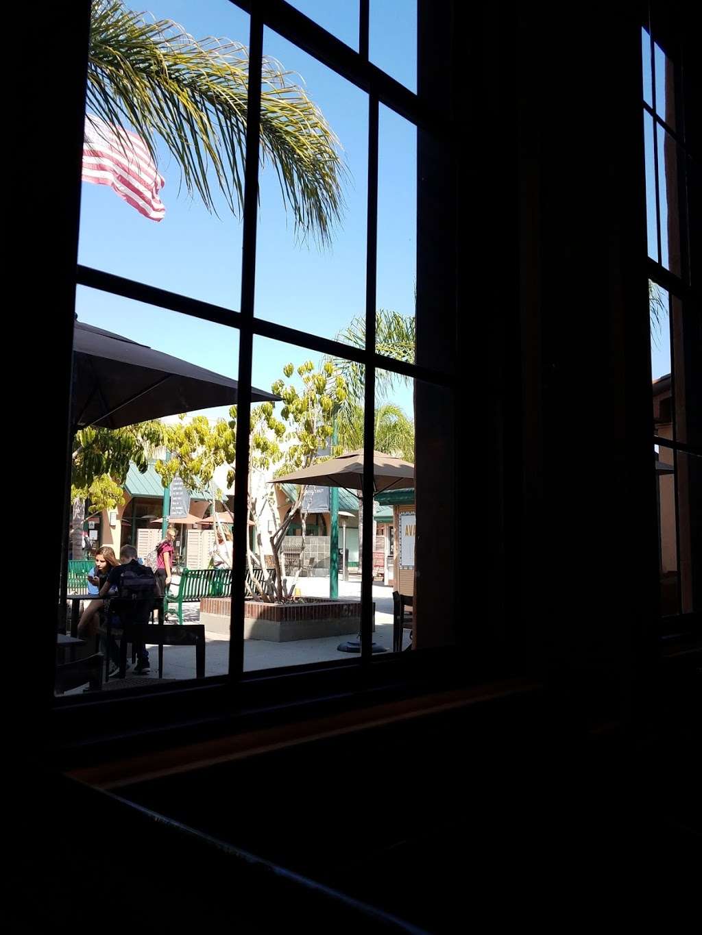 Starbucks | 2401 Truxtun Rd #101, San Diego, CA 92106, USA | Phone: (619) 758-1935