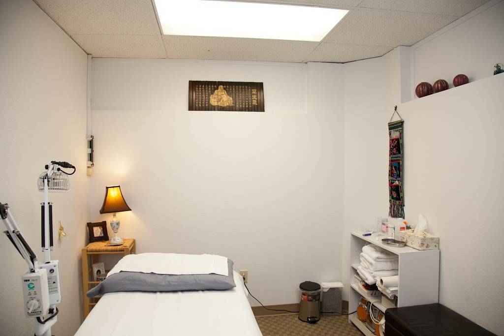 Weis Acupuncture Clinic | 3615 S Tamarac Dr #250, Denver, CO 80237, USA | Phone: (303) 476-3555