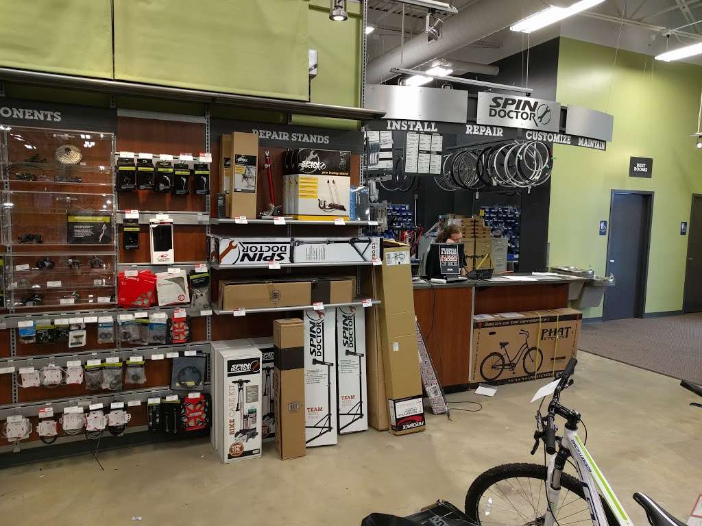 Performance Bicycle | Village Square, 283 Skokie Blvd, Northbrook, IL 60062 | Phone: (847) 559-9722