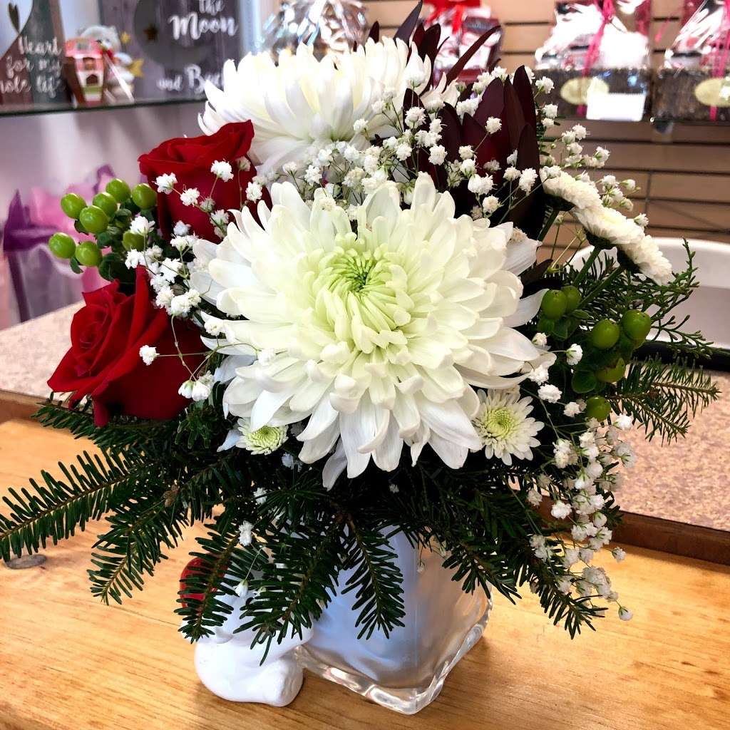 The Finishing Touch Florist | 2006 Lafayette Blvd Ste 101, Fredericksburg, VA 22401 | Phone: (540) 371-3546