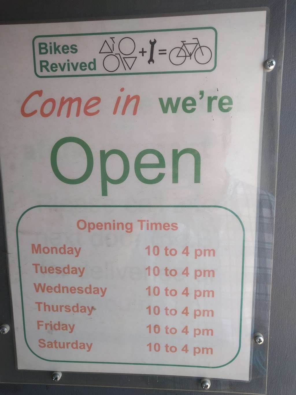 Bikes Revived | Hut 3, Tilgate Recreation Center, Tilgate Drive, Tilgate Park, Crawley RH11 9BQ, UK | Phone: 07871 103357