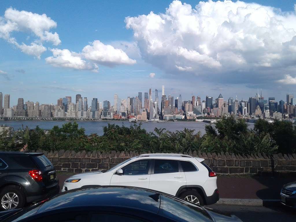 Boulevard East at 49th St | Weehawken, NJ 07086, USA