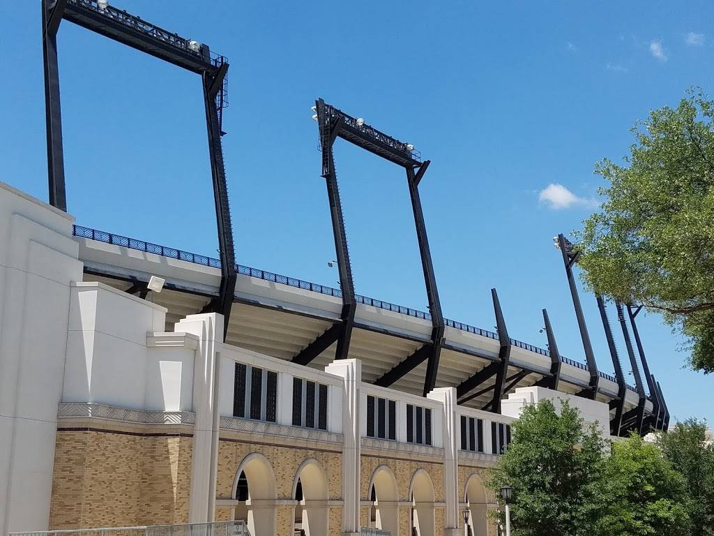 Amon G. Carter Stadium | 2850 Stadium Dr, Fort Worth, TX 76109 | Phone: (817) 257-3764